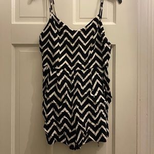 Nordstrom Chevron Romper with Tie Back Size M